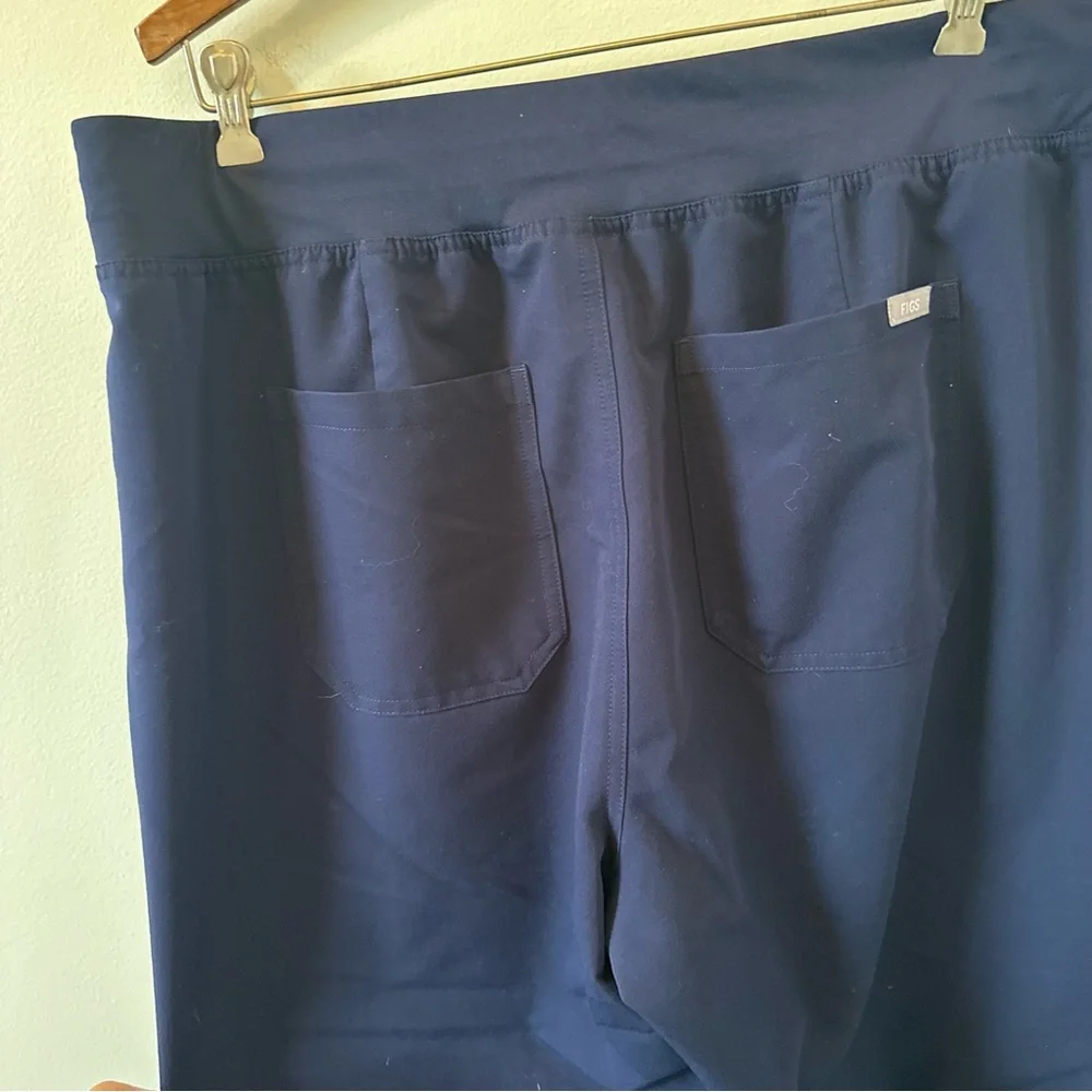 (2) Figs Technical Collection Navy Scrubs Size XXL Tall Two Pairs